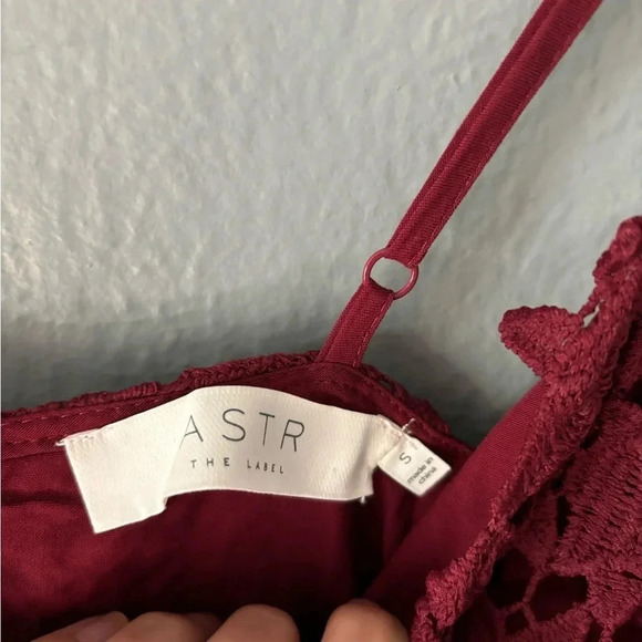 ASTR | crochet | adjustable strap | maroon | lace overlay | mid length dress | s - Picture 8 of 11